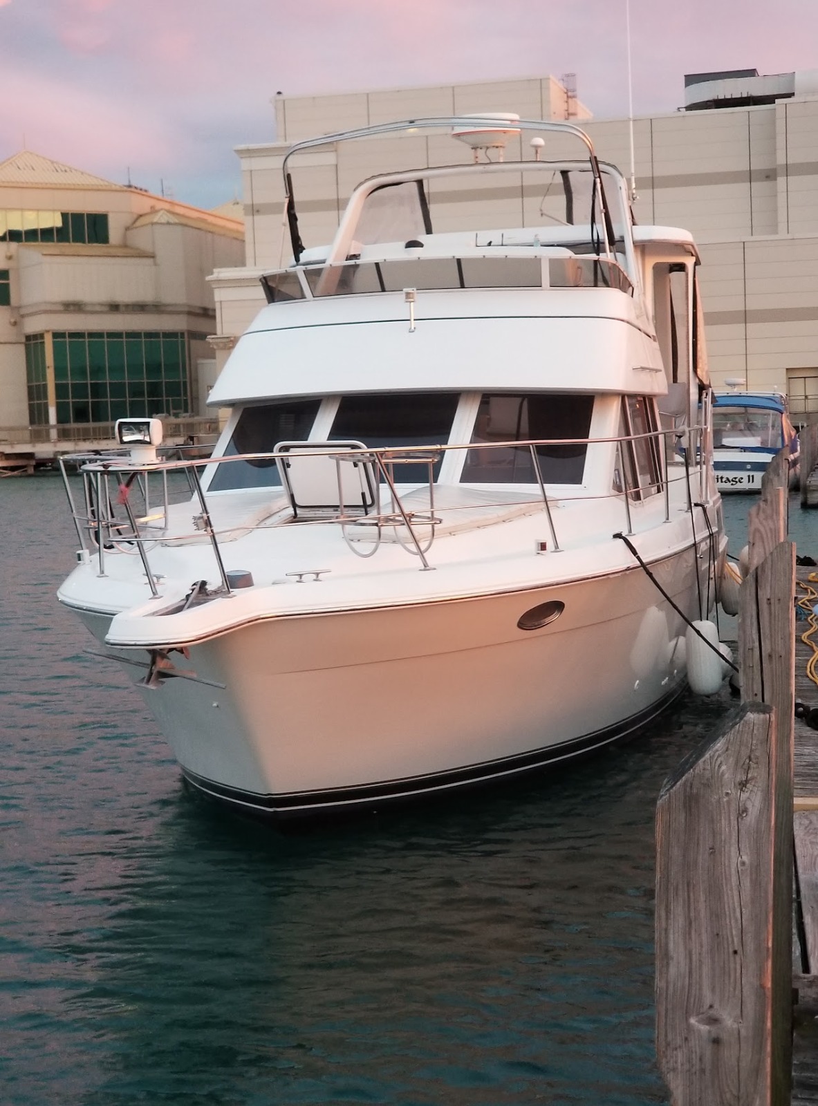 Carver 42 yacht exterior moored at dock